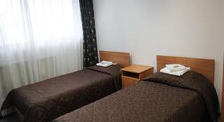 Гостиница Металлург Москва Двухместный номер с 2 отдельными кроватями и общей ванной комнатой-3