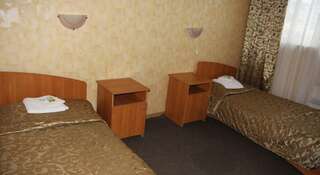 Гостиница Металлург Москва Двухместный номер эконом-класса с 2 отдельными кроватями и общей ванной комнатой-4