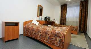 Гостиница Металлург Москва Малый двухместный номер с 2 отдельными кроватями и общей ванной комнатой-1