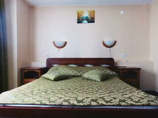 Гостиница Металлург Москва 3-комнатный номер люкс с 1 двуспальной кроватью-2