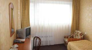 Гостиница Металлург Москва Бюджетный двухместный номер с 2 отдельными кроватями и общей ванной комнатой-1