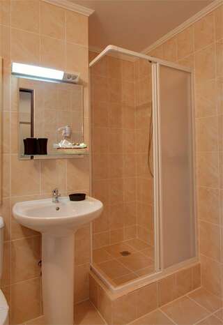 Гостиница Металлург Москва Улучшенный двухместный номер с 1 кроватью-2